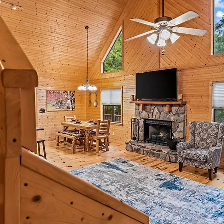 The Cabin Kingdom With Hottub Blairsville Exterior photo