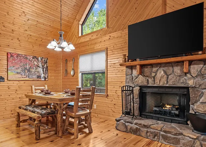 The Cabin Kingdom With Hottub