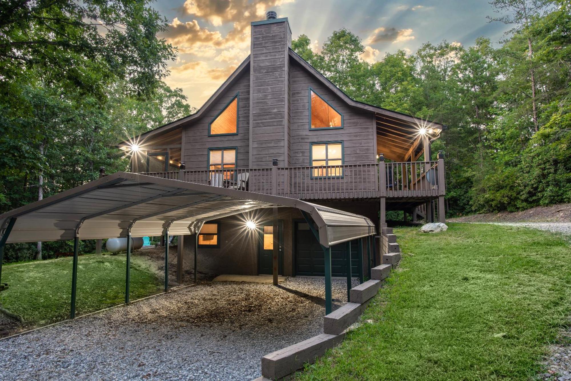 The Kingdom With Hottub Holiday home Blairsville