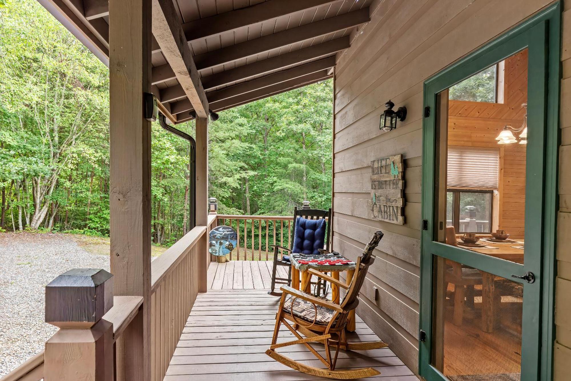 The Kingdom With Hottub Holiday home Blairsville