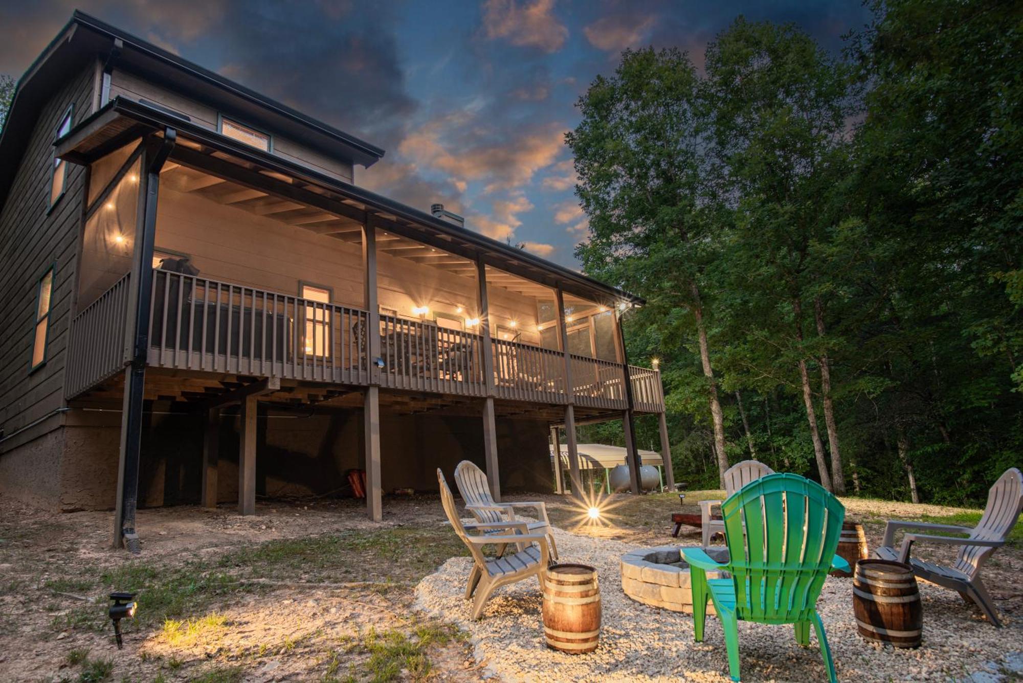 The Kingdom With Hottub Holiday home